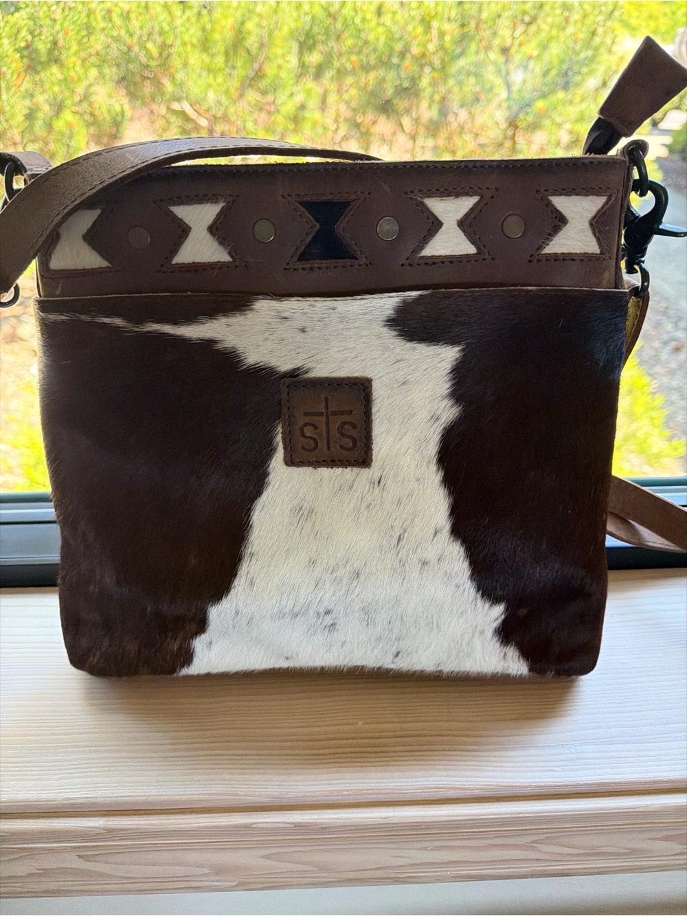 STS Ranchwear Brown and White Hair-on-Hide Crossbody Bag - Picture 5 of 8